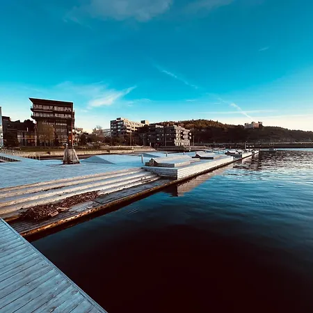 Lägenhet With Sunny Balcony By The *
