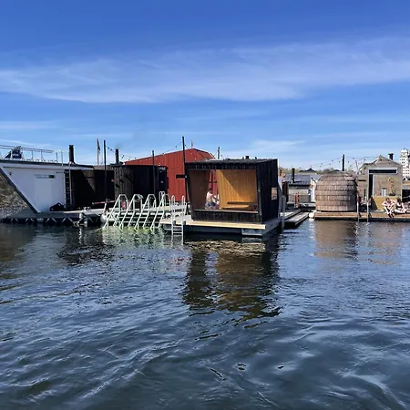 Appartement With Sunny Balcony By The